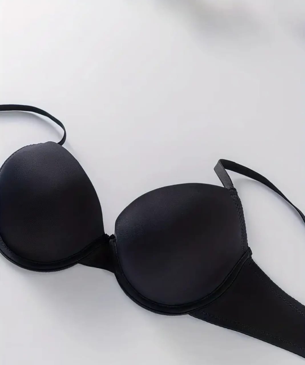 Minimalist Solid Seamless Bra (Black)